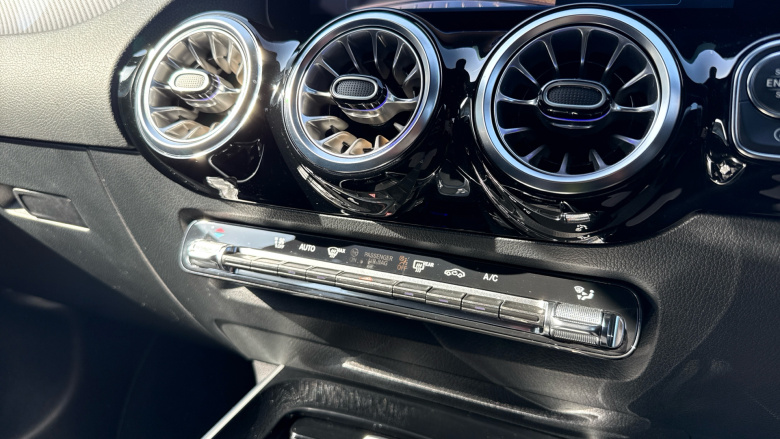 Mercedes-Benz GLA 220d 4Matic AMG Line Executive 5dr Auto Diesel Hatchback